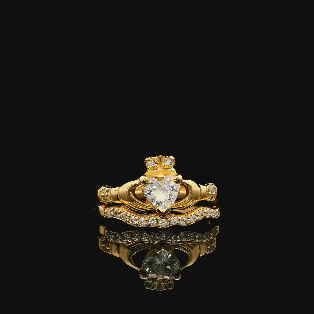 360-degree video of Gold Claddagh Ring Set – symbolic Irish jewellery featuring a heart, crown and curved band by ONA Jewellers